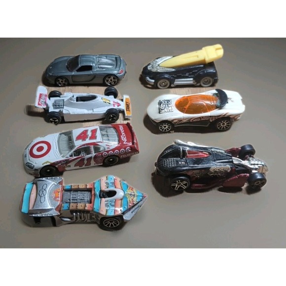 Hot Wheels Other - Hot wheels And Others  Lot‎ Of 7